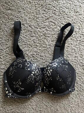 Victoria's Secret Black Lace Overlay Contour Bra